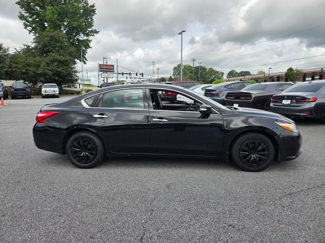 Used 2017 Nissan Altima Sedan