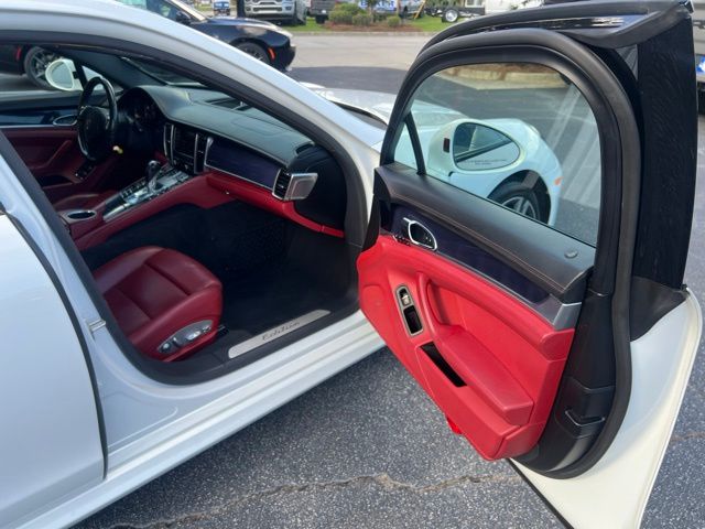 2016 Porsche Panamera 4