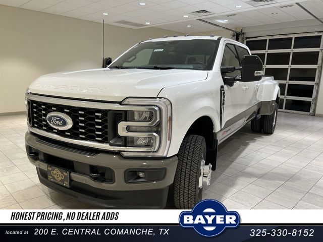 Star White Metallic Tri-Coat 2026 Ford F-350 Super Duty Pickup Truck Four-Wheel Drive Automatic