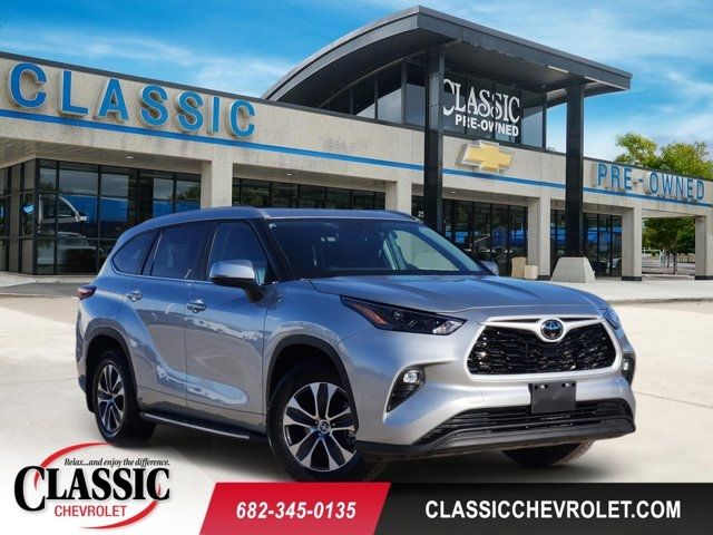 2024 Toyota Highlander XLE FWD