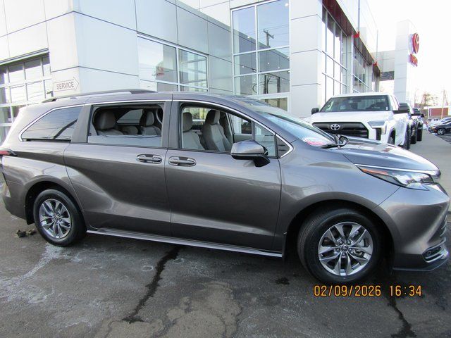used 2024 Toyota Sienna car, priced at $39,999