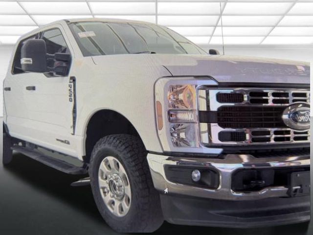 Oxford White 2024 Ford F-250 Super Duty XLT SuperCab 4WD Pickup Truck Four-Wheel Drive Automatic