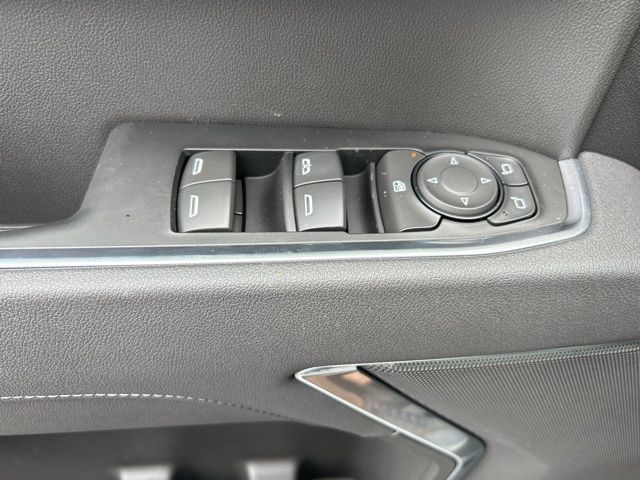 2025 Chevrolet Silverado 1500 LT photo