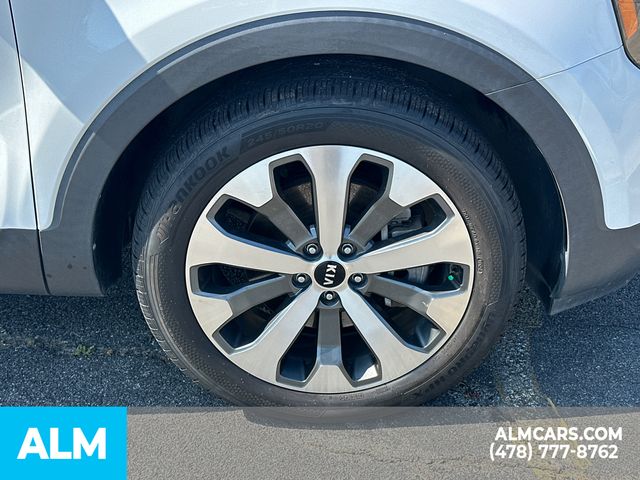 Used 2020 White Kia S image 14