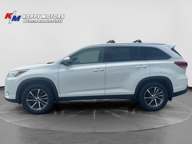 2019 Toyota Highlander XLE - Blizzard Pearl exterior view 2