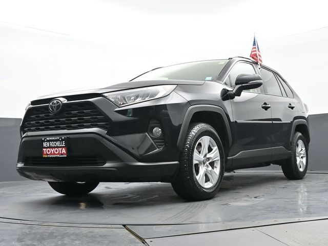 2019 Toyota RAV4 XLE 30