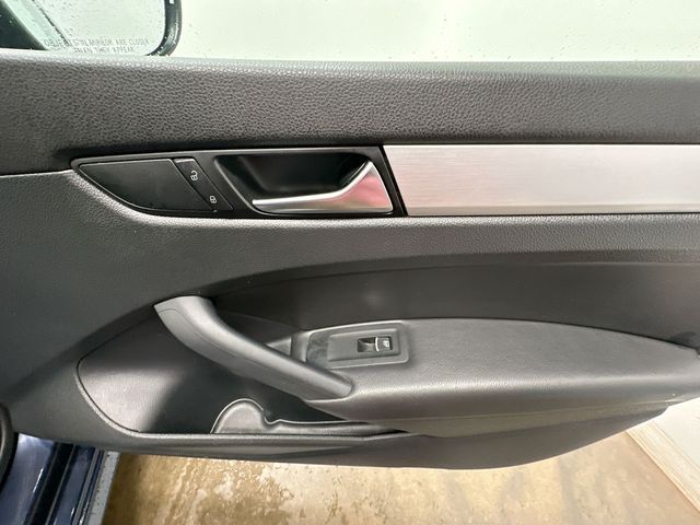 2012 Volkswagen Passat 2.5 SE Blue at Subaru and VW of Moon Township