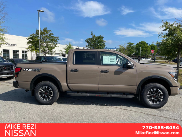 2024 Nissan Titan PRO-4X 2