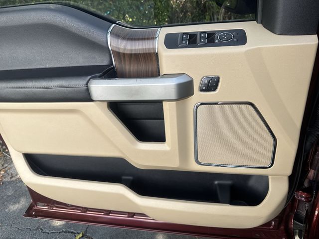 Used 2017  Ford Lariat image 27