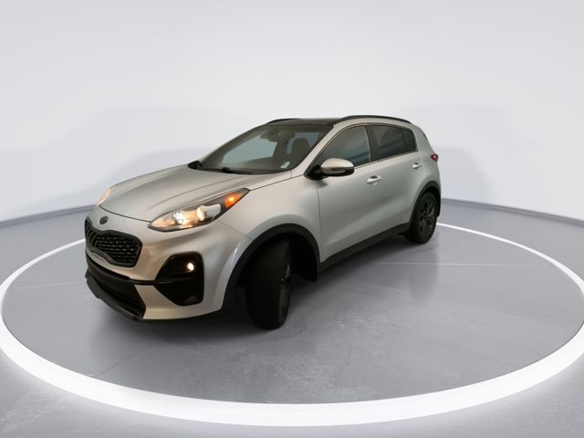 Used 2022 Silver Kia Nightfall image 2