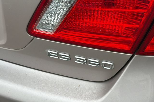 Used 2007 Beige Lexus 350 image 7