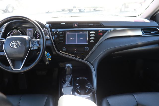 2019 Toyota Camry SE 14