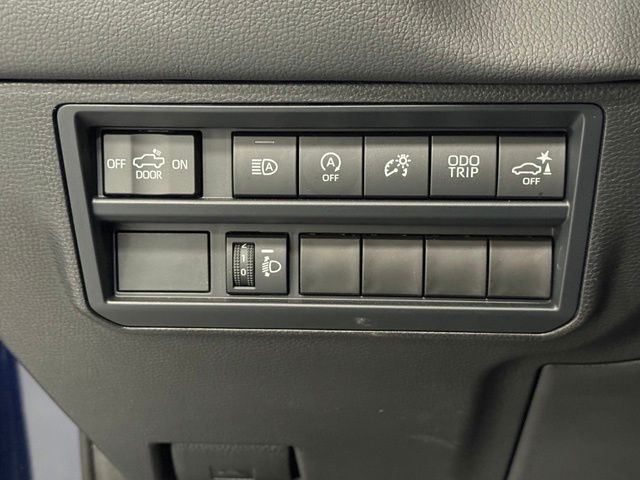 Used 2025  Toyota Limited image 12