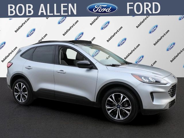 Used 2021 Ford Escape SE with VIN 1FMCU9G69MUB26058 for sale in Kansas City