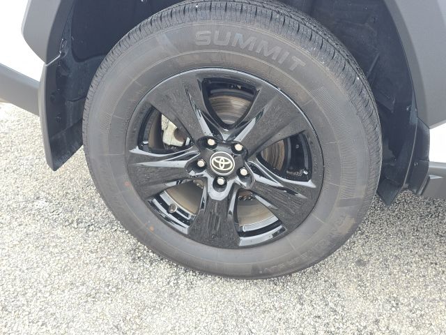 2024 Toyota RAV4 XLE:168865A
