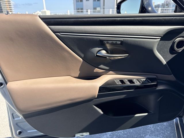 2025 Lexus ES - $46,788