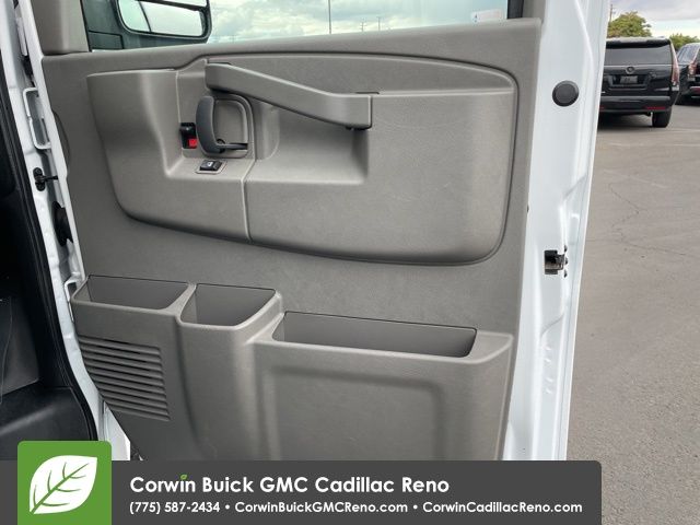 2018 GMC Savana 2500 Work Van 18