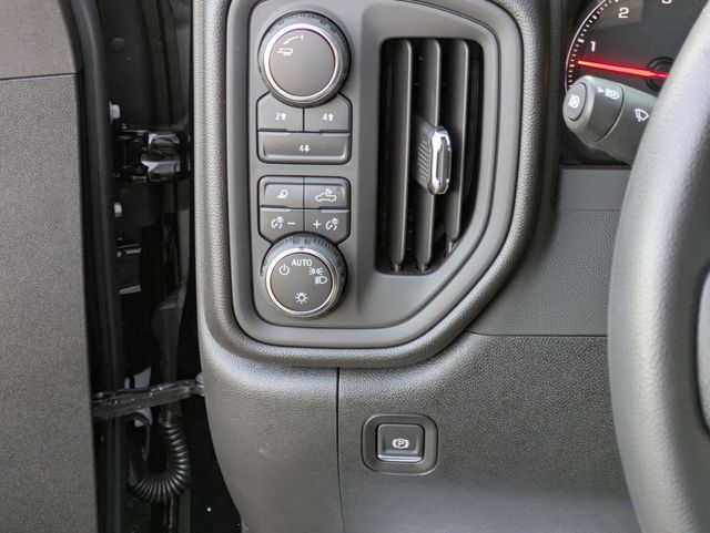 2025 Chevrolet Silverado 2500HD Custom photo