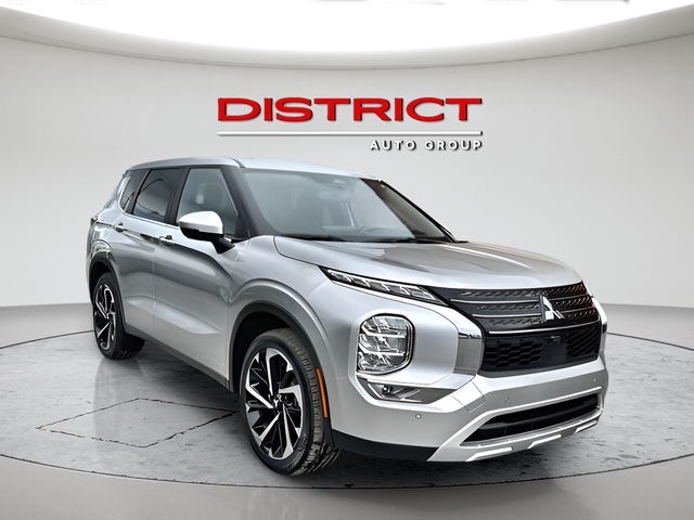 Silver 2024 Mitsubishi Outlander SUV / Crossover Front-Wheel Drive Continuously Variable Transmission