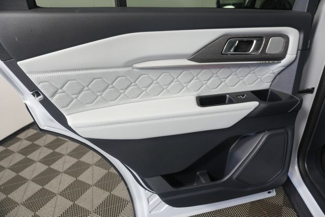 New 2026 White Ford Platinum image 27
