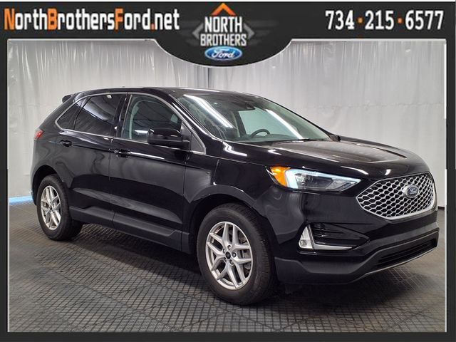 2023 Ford Edge - Image 1
