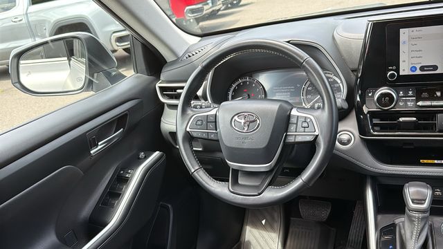 Used 2024 Toyota Highlander SUV
