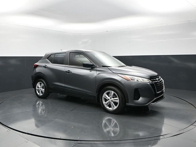 Gray (Gun Metallic) 2025 Nissan Kicks Play SUV / Crossover Front-Wheel Drive Continuously Variable Transmission