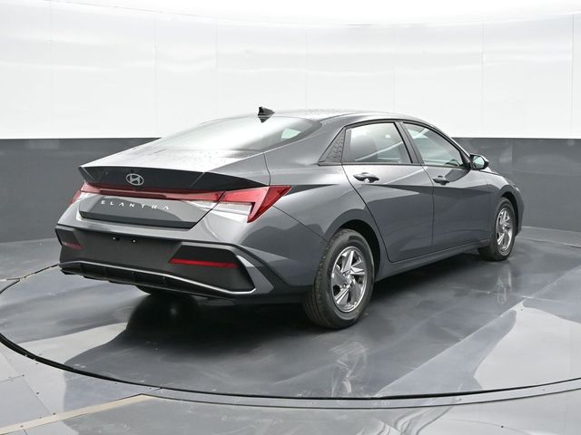 2025 Hyundai Elantra SE 7