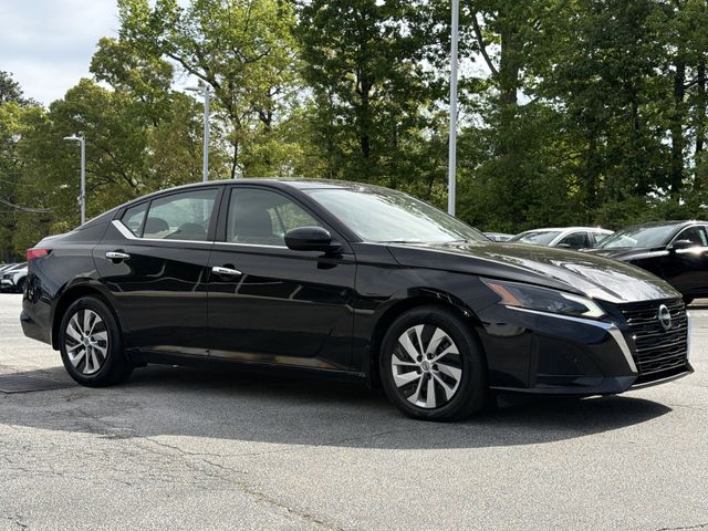 Super Black Clearcoat 2023 Nissan Altima 2.5 S FWD Sedan Front-Wheel Drive Continuously Variable Transmission