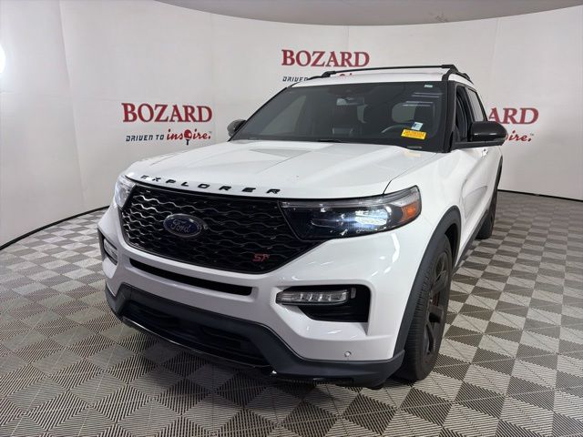 2023 Star White Metallic Tri-Coat Ford Explorer ST 4X4 SUV