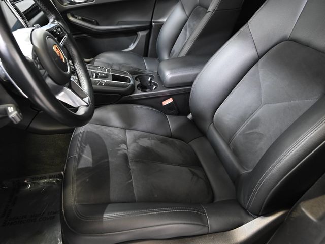 Used 2018 Black Porsche Base image 7