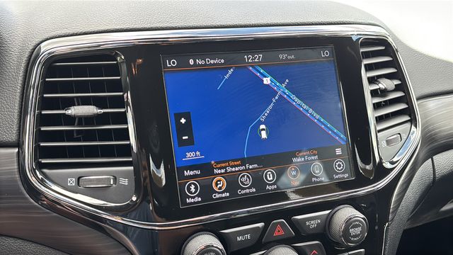 Used 2022 Black Jeep Laredo X image 35