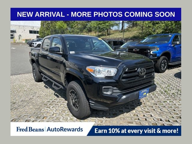 Midnight Black Metallic 2019 Toyota Tacoma Pickup Truck Four-Wheel Drive 6-Speed Automatic