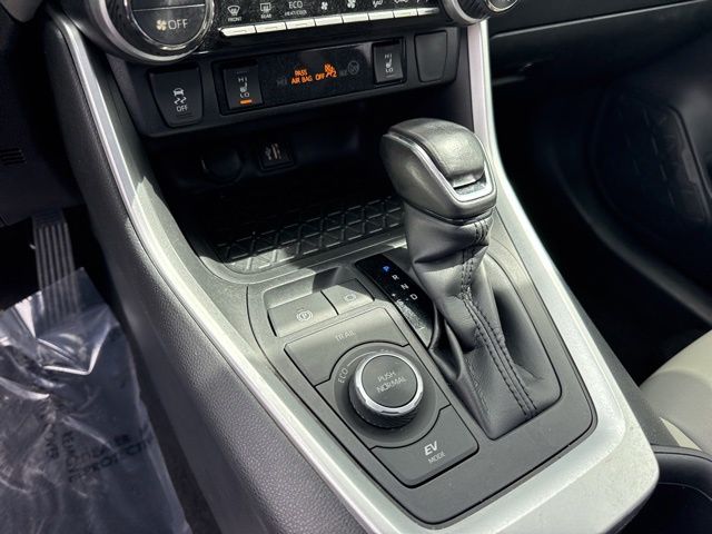 2024 Toyota RAV4 XLE Premium - Photo 25