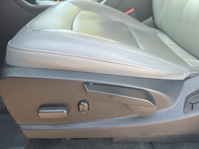 Used 2016 Summit White Chevrolet LT image 29