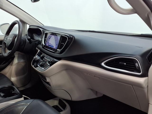 2022 Chrysler Pacifica Touring L - 10