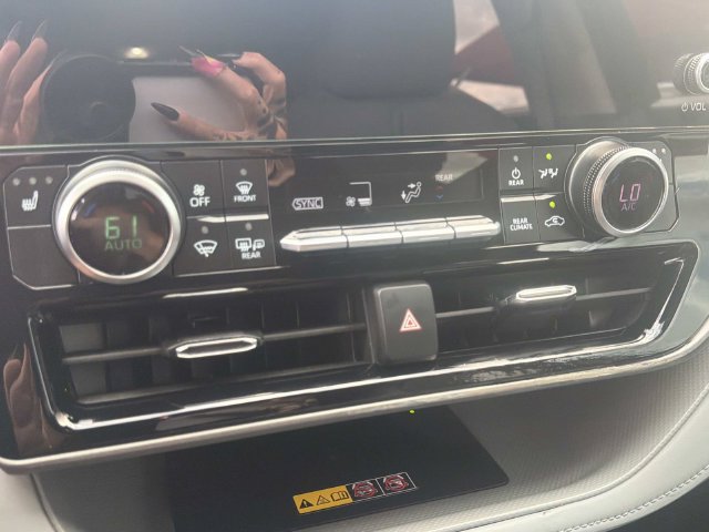 Used 2025 Toyota Highlander Hybrid SUV