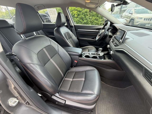 2023 Nissan Altima SR - Photo 16