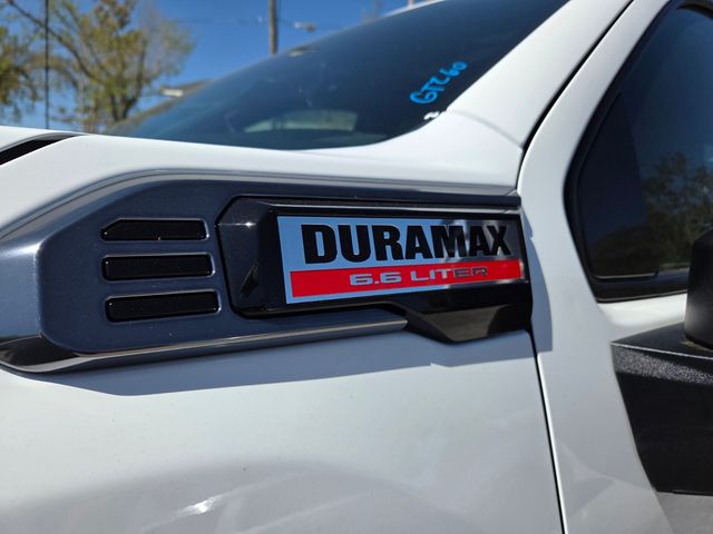 New 2026 White GMC AT4 image 3