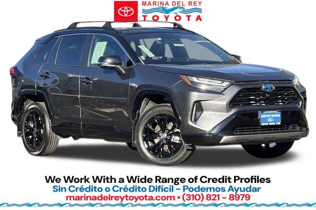 2022 Toyota RAV4 XSE's photo