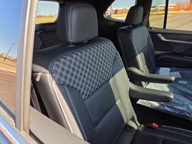 2025 GMC Acadia AWD Denali