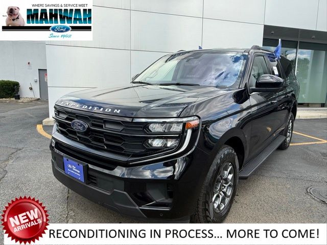 Black Metallic 2025 Ford Expedition MAX Active 4WD SUV / Crossover Four-Wheel Drive Automatic