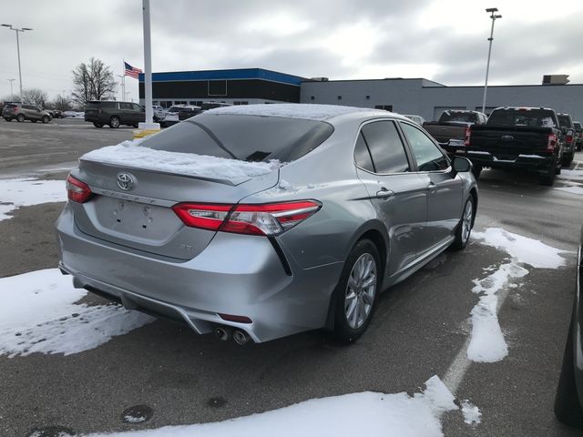 2020 Toyota Camry SE 10