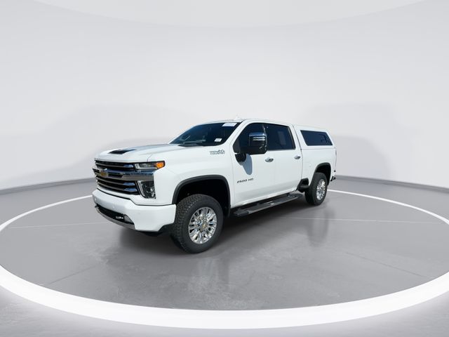 Used 2023 White Chevrolet High Country image 3