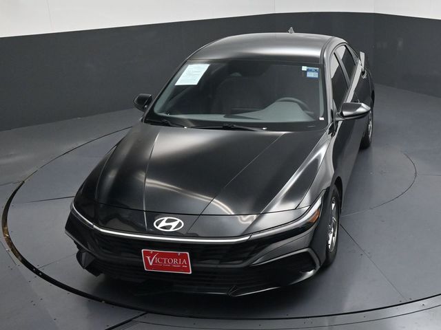 2024 Hyundai Elantra SE Black at DeMontrond Auto Country