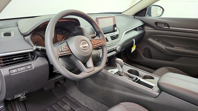 2025 Nissan Altima