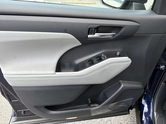New 2026 Toyota Highlander SUV