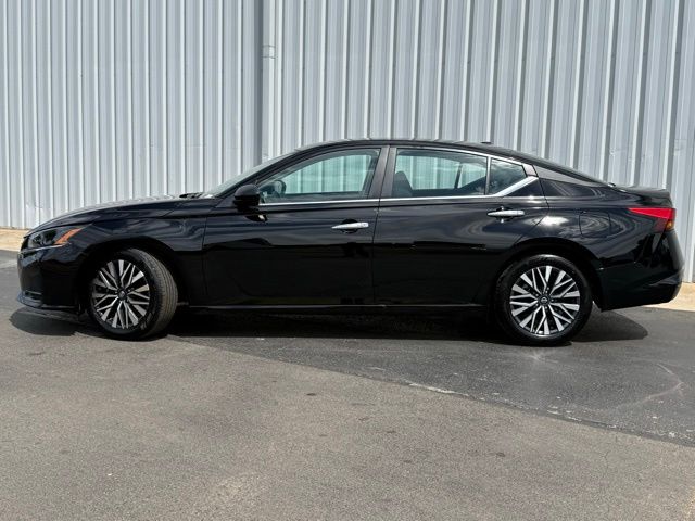 used 2025 Nissan Altima car, priced at $22,420