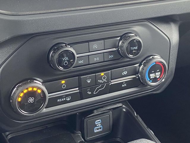 New 2025 White Ford Base image 19