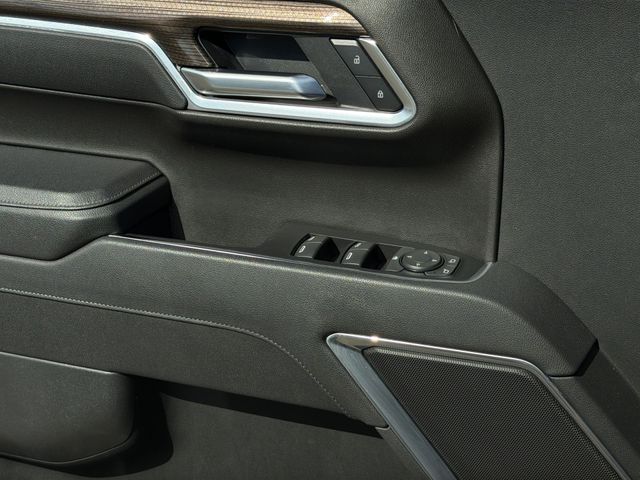 Used 2025 Black Chevrolet LT image 31